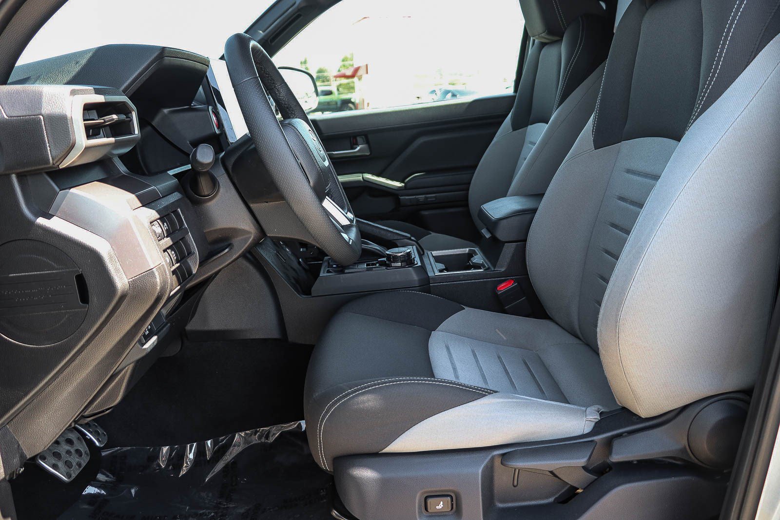 Certified 2025 Toyota Tacoma TRD Sport AWD/4WD image 17