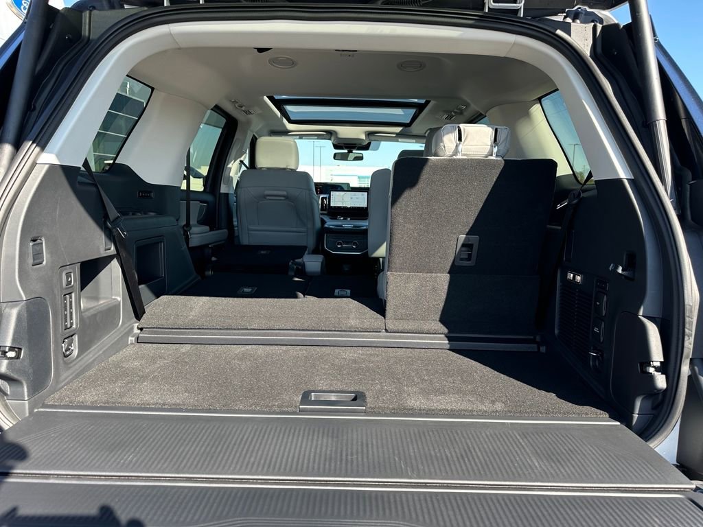 New 2025 Ford Expedition Active image 25