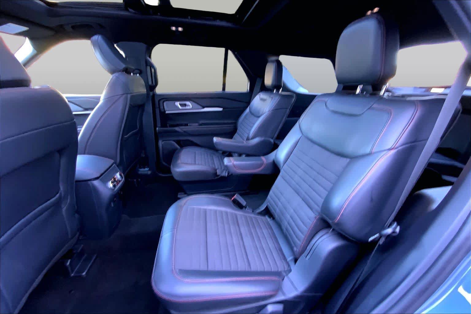 Used 2025 Ford Explorer ST-Line w/ Premium Package AWD/4WD image 21