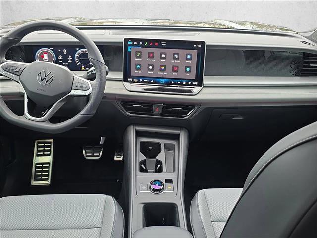 New 2026 Volkswagen Tiguan SE R-Line image 17