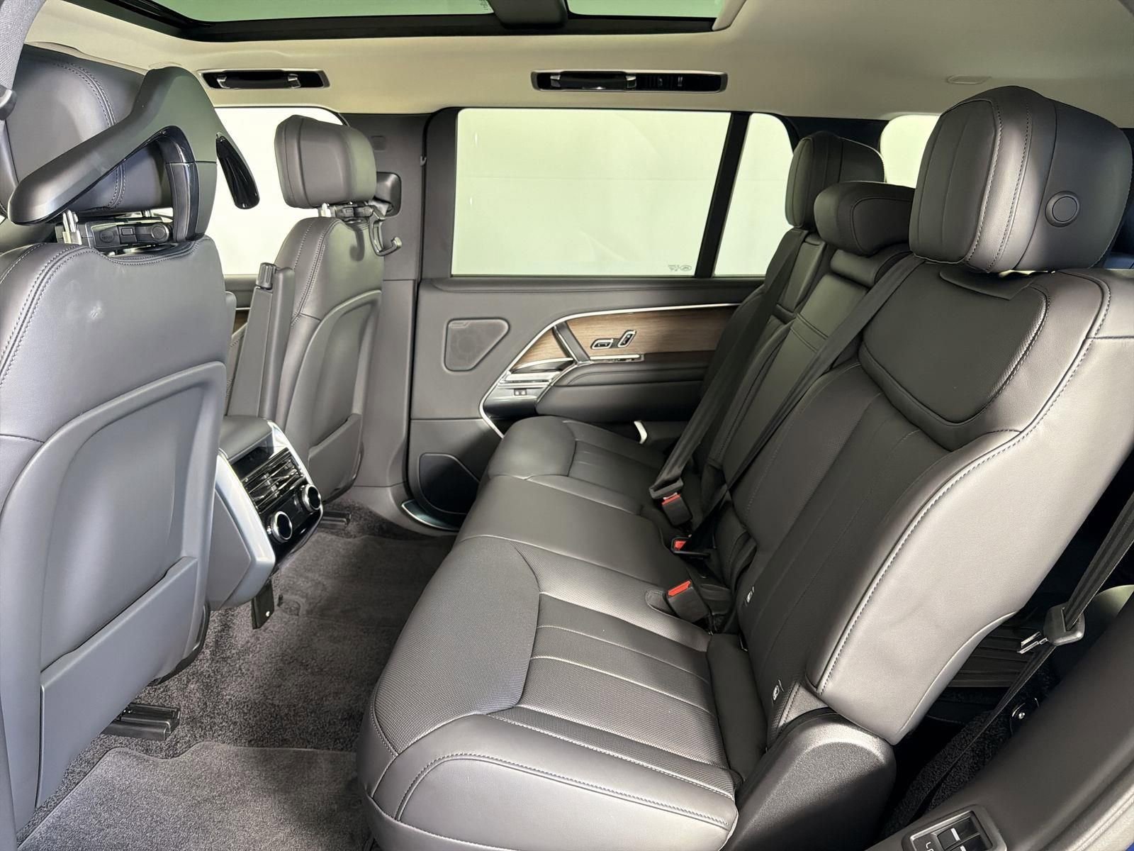 New 2026 Land Rover Range Rover Long Wheelbase SE image 27