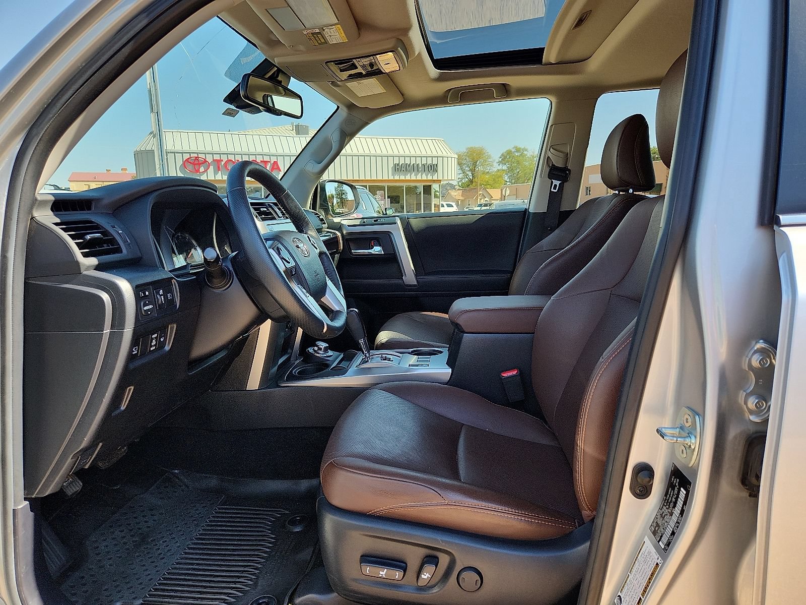 Used 2023 Toyota 4Runner Limited AWD/4WD image 12