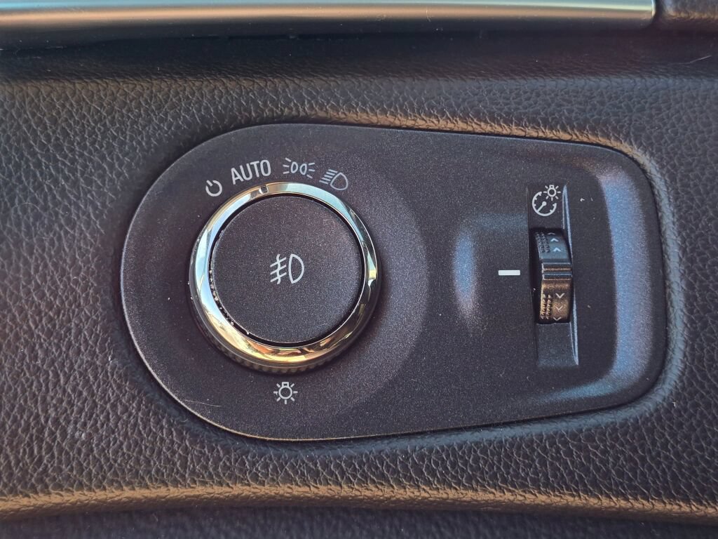Used 2015 Cadillac SRX Performance w/ Driver Awareness Package FWD image 27