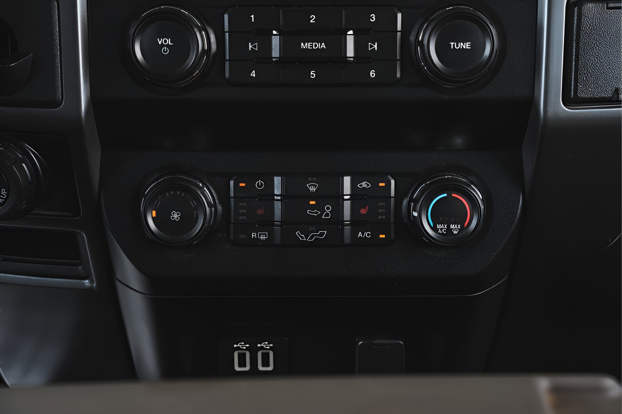 Used 2019 Ford F150 XLT w/ Equipment Group 302A Luxury RWD image 20