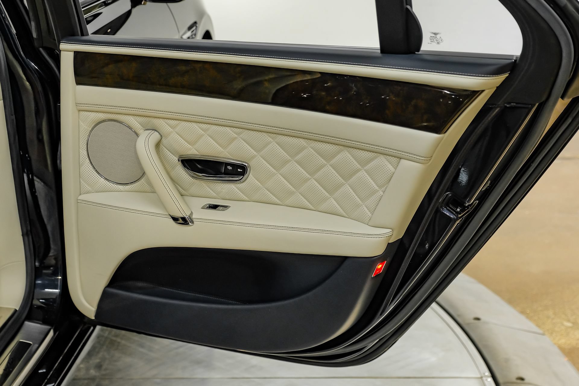 Used 2018 Bentley Flying Spur W12 AWD/4WD image 56