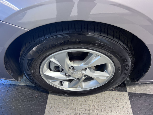 Used 2023 Hyundai Elantra SE FWD image 8