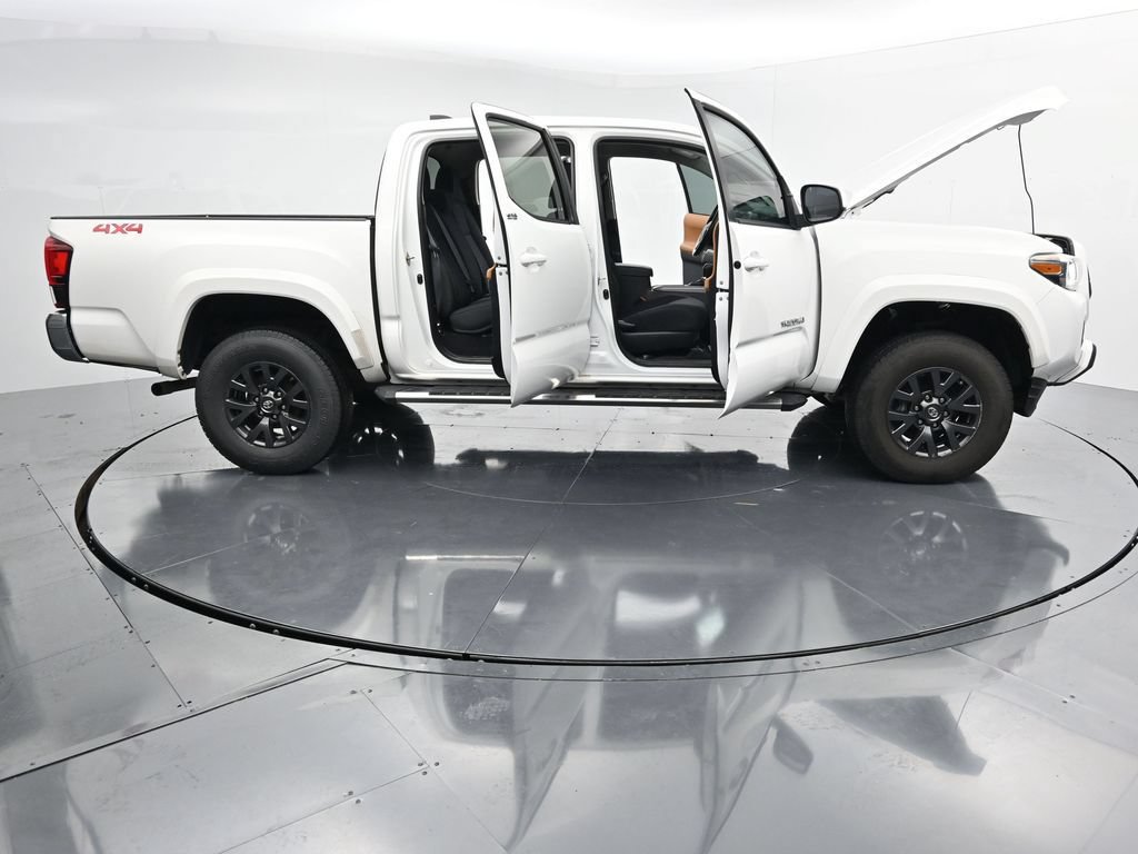 Used 2020 Toyota Tacoma SR5 AWD/4WD image 41