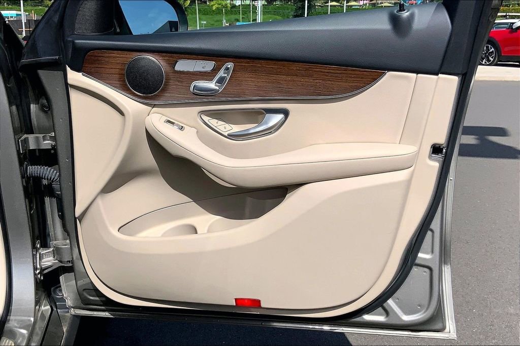 Used 2023 Mercedes-Benz GLC 300 4MATIC Coupe image 24