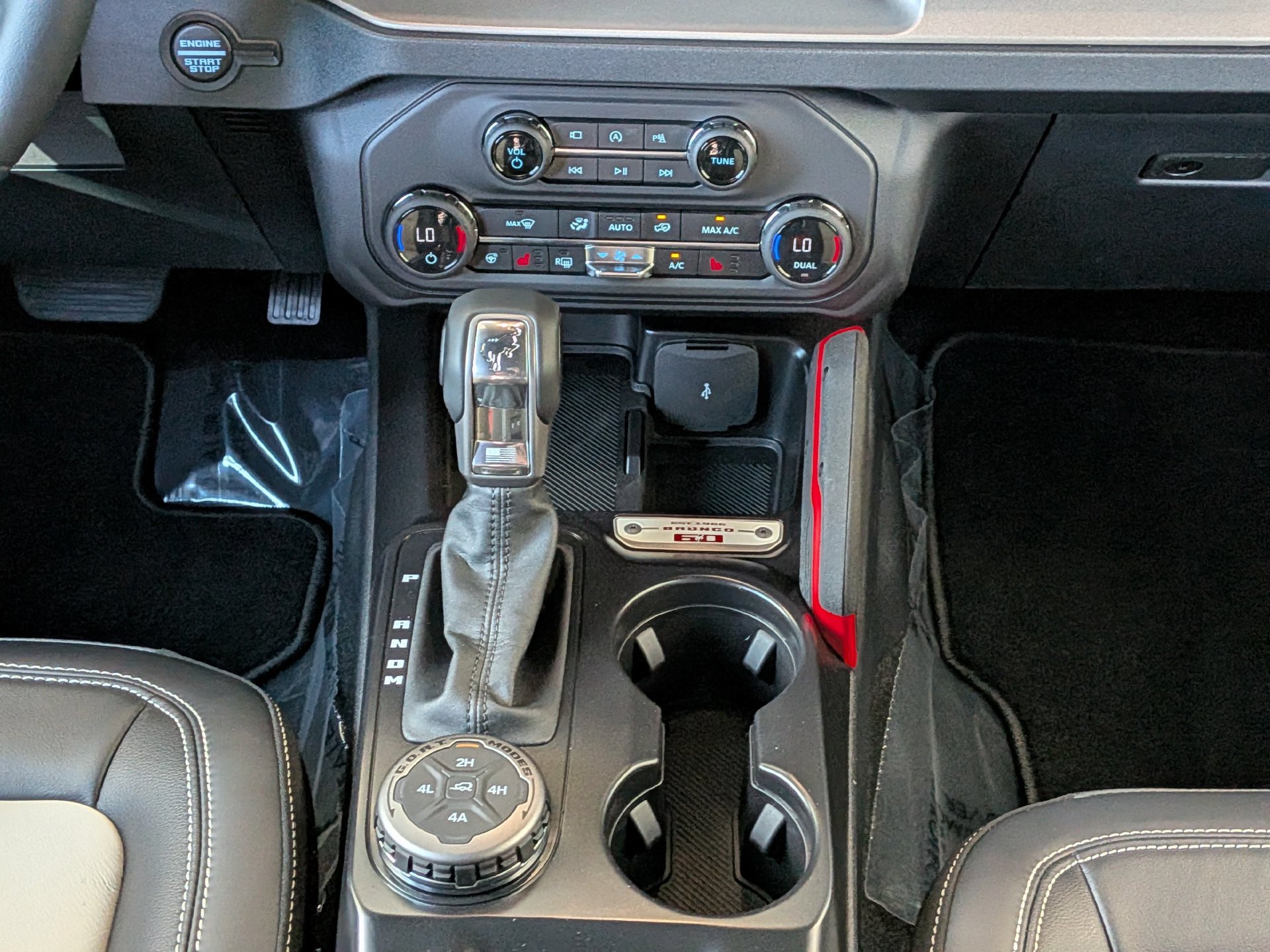 New 2026 Ford Bronco Outer Banks w/ Sasquatch Package AWD/4WD image 18