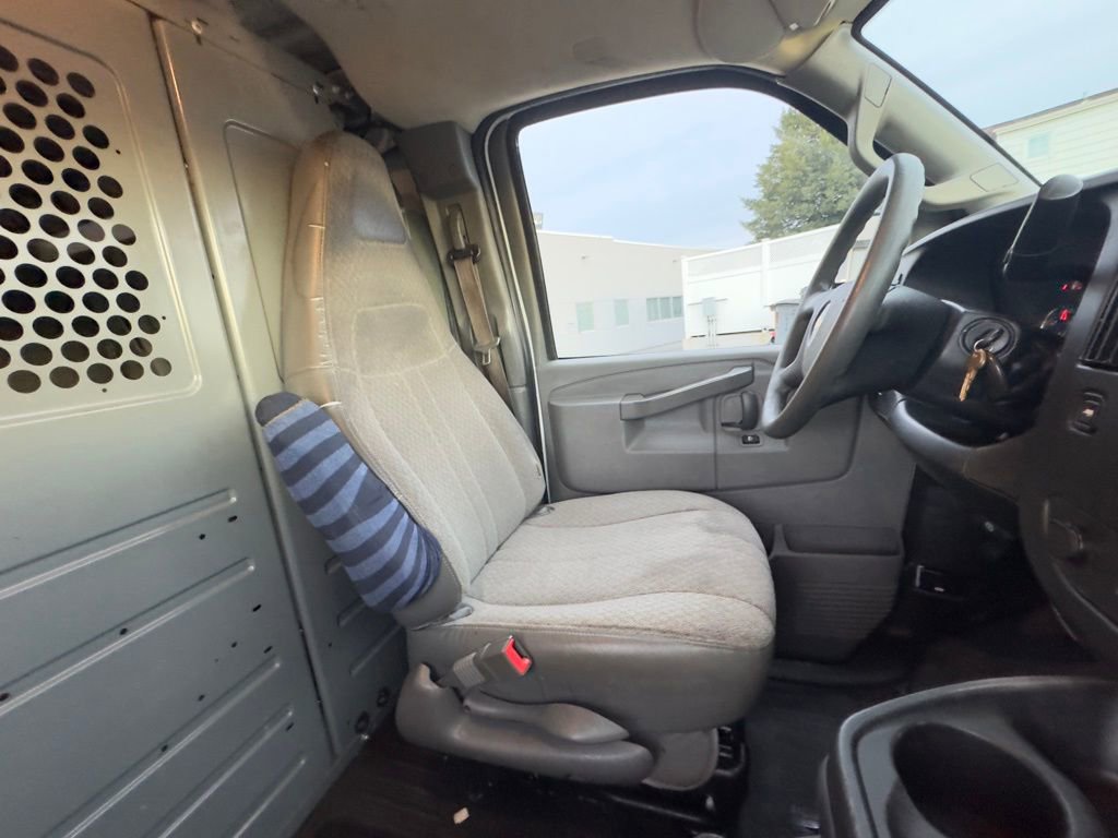 Used 2019 Chevrolet Express 2500 RWD image 20