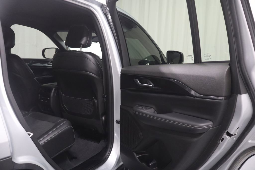 Certified 2023 Jeep Grand Cherokee Altitude image 16