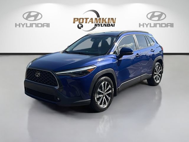 Used 2023 Toyota Corolla Cross XLE w/ Convenience Package