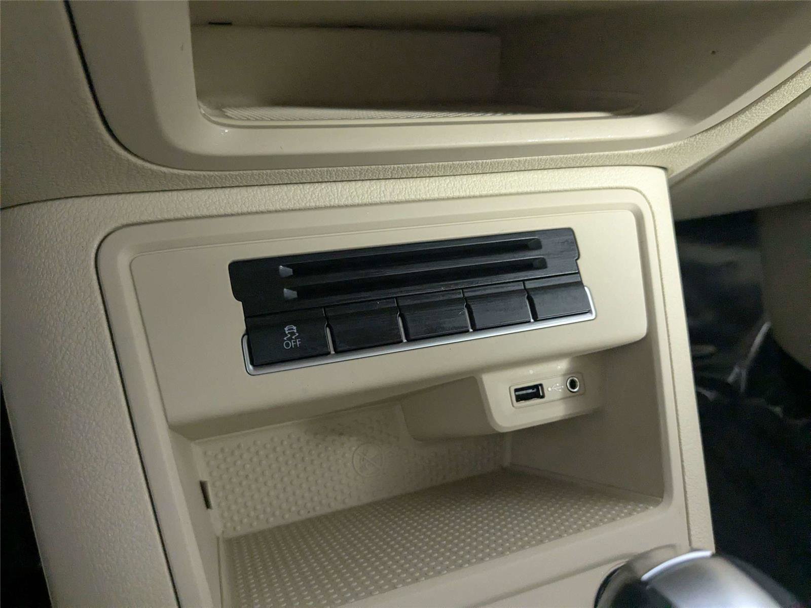 Used 2017 Volkswagen Tiguan S image 19