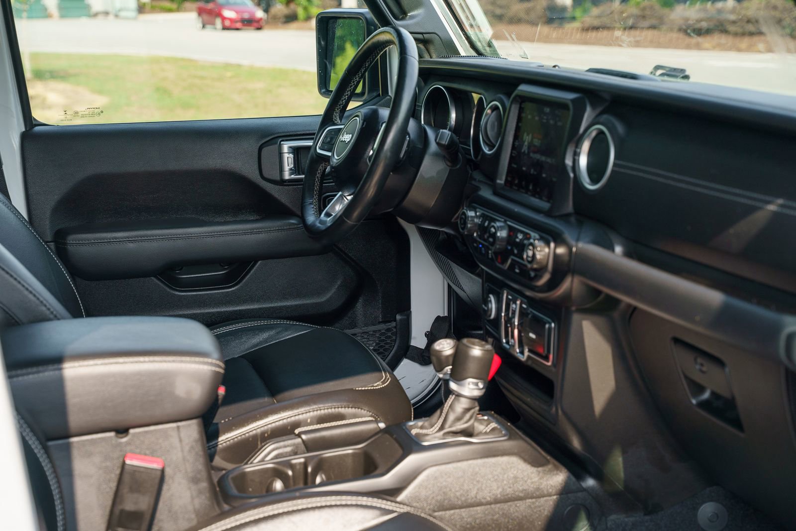 Used 2023 Jeep Wrangler Unlimited Sahara w/ Cold Weather Group AWD/4WD image 12