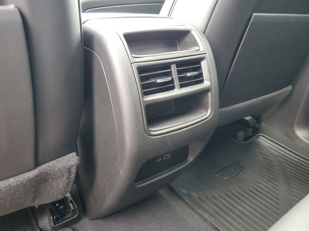 Used 2022 Cadillac XT5 Premium Luxury AWD/4WD image 26