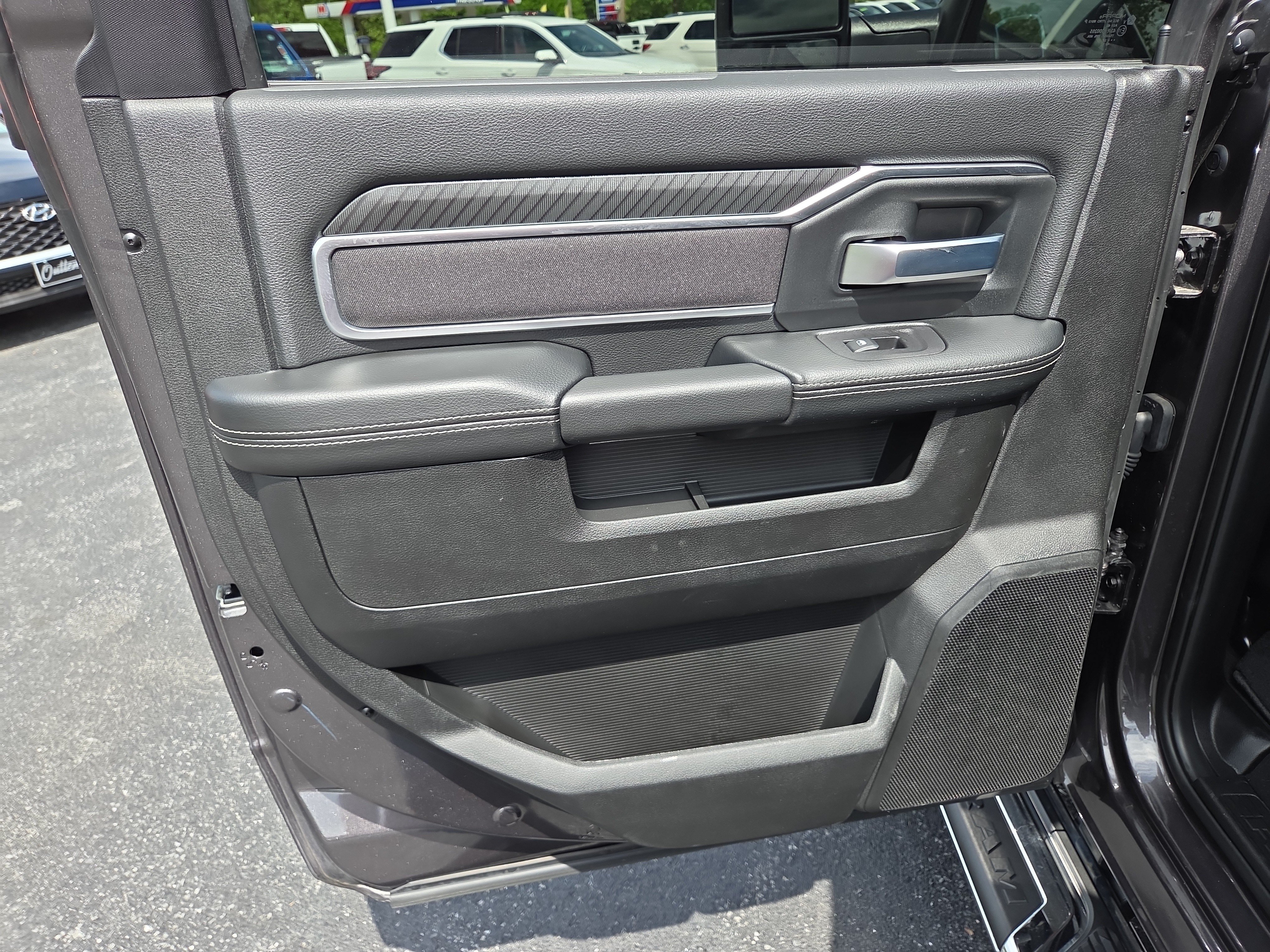 Certified 2025 RAM 2500 Big Horn AWD/4WD image 22