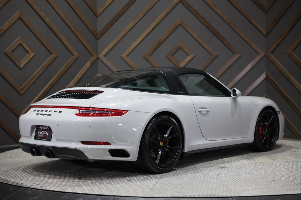 Used 2018 Porsche 911 Targa 4S image 2