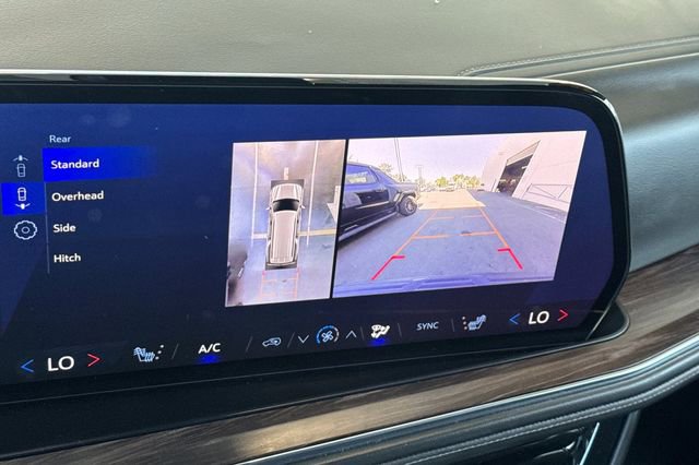 Used 2025 Chevrolet Suburban LT AWD/4WD image 21