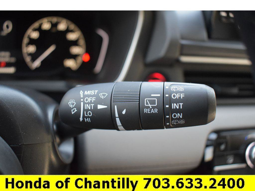 Used 2025 Honda Pilot Touring image 11