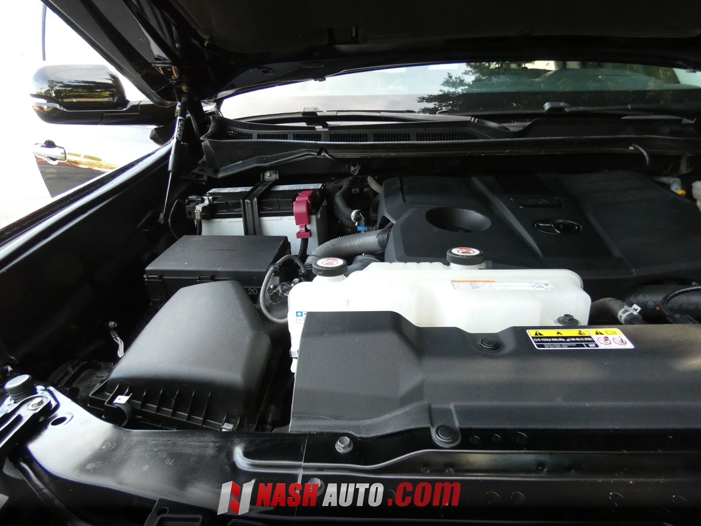 Used 2024 Toyota Tundra Limited w/ Power Package AWD/4WD image 80