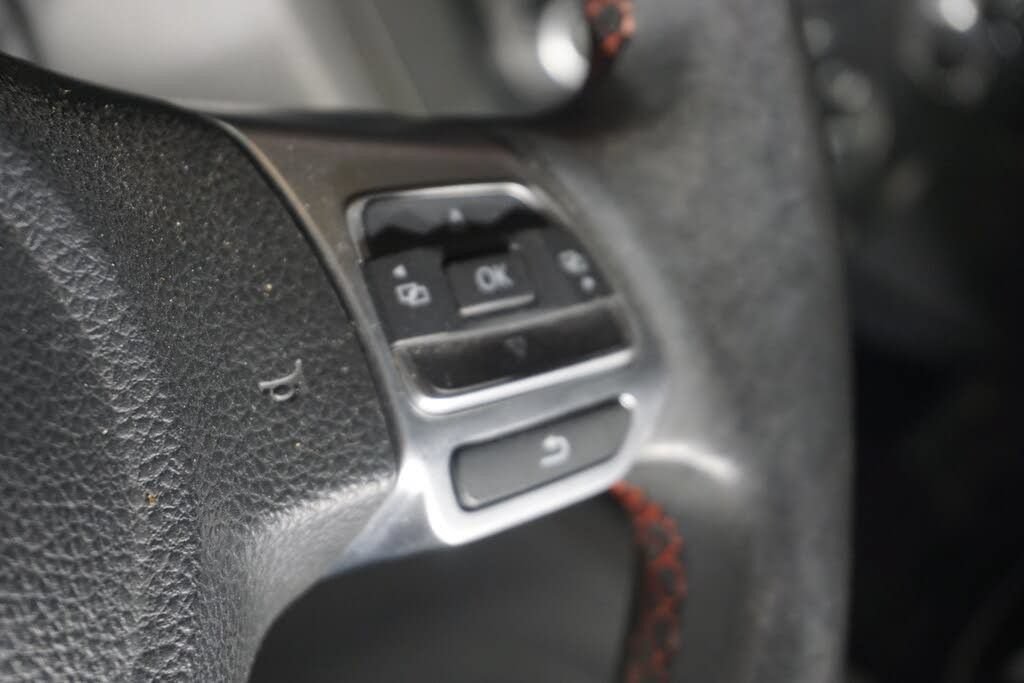 Used 2012 Volkswagen Jetta GLI FWD image 12