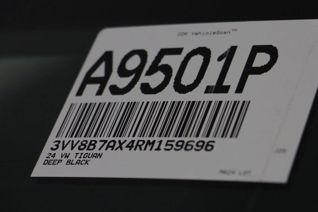 Certified 2024 Volkswagen Tiguan SE R-Line image 24