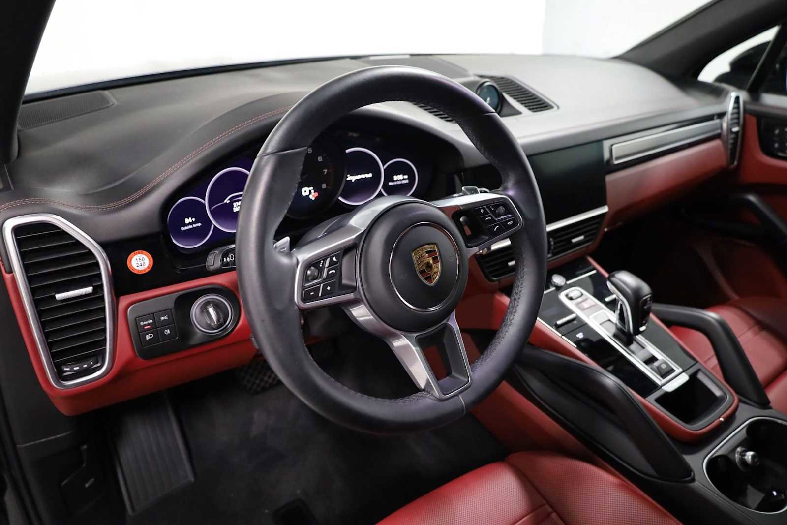 Used 2022 Porsche Cayenne image 4