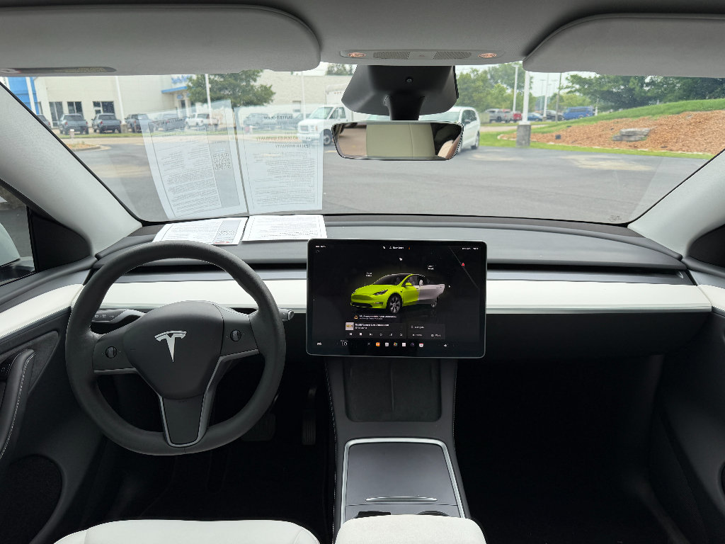 Used 2024 Tesla Model Y Long Range AWD/4WD image 23