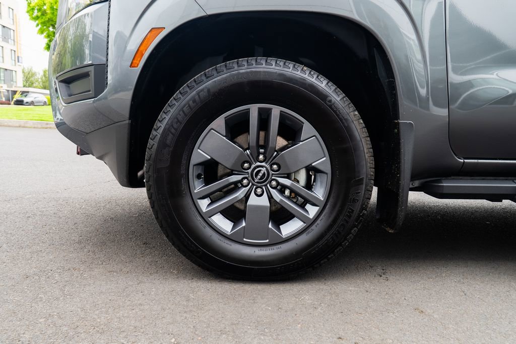 Used 2025 Nissan Frontier SV AWD/4WD image 7