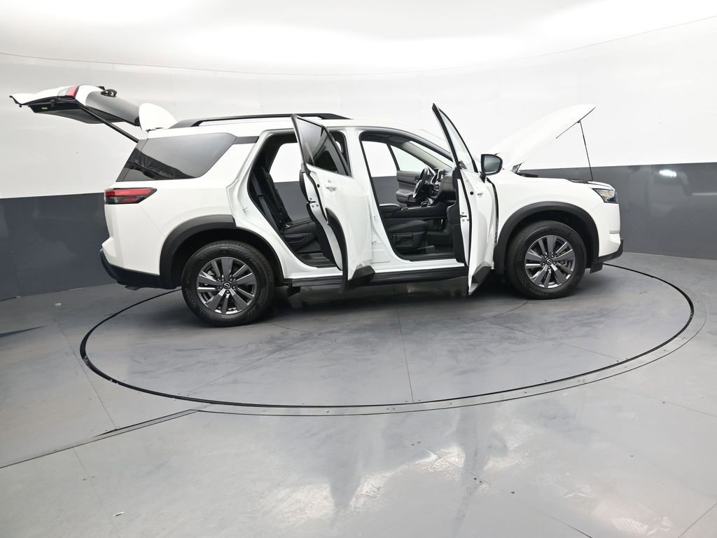 Used 2025 Nissan Pathfinder SV AWD/4WD image 49