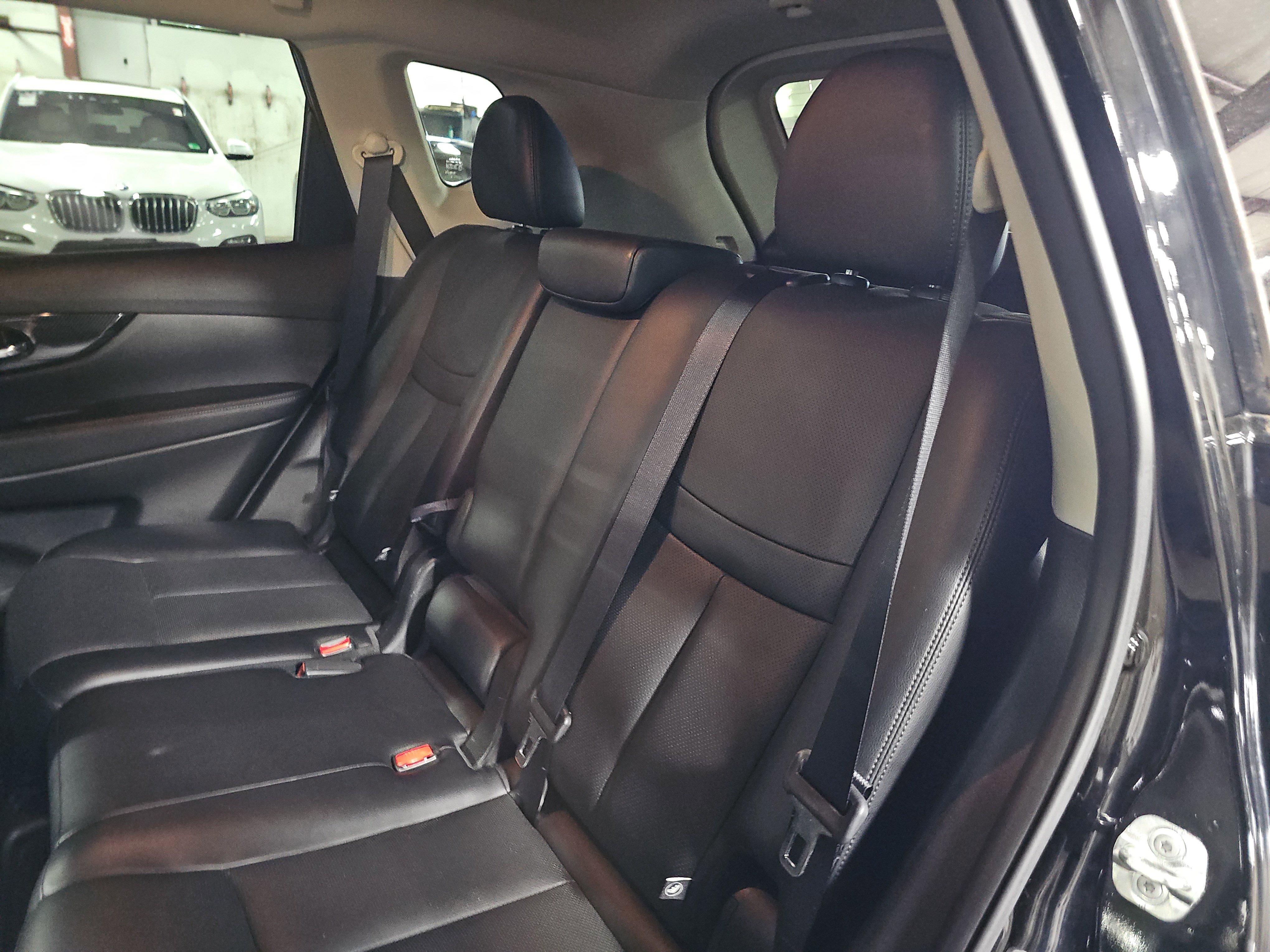 Used 2018 Nissan Rogue SL FWD image 14
