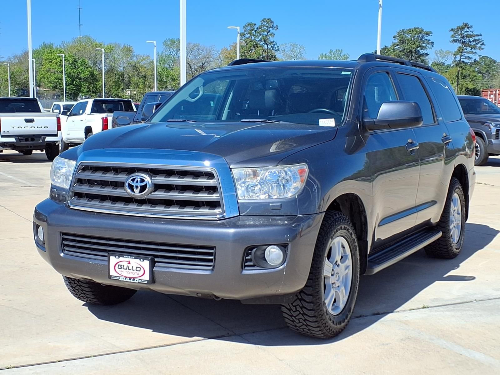 Used 2016 Toyota Sequoia SR5 w/ Premium Package image 3