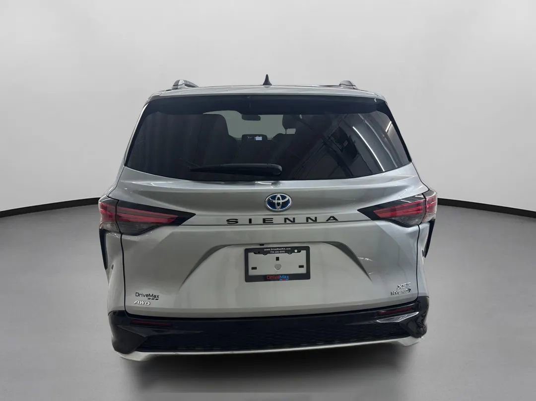 Used 2021 Toyota Sienna XSE w/ XSE Plus Package AWD/4WD image 8