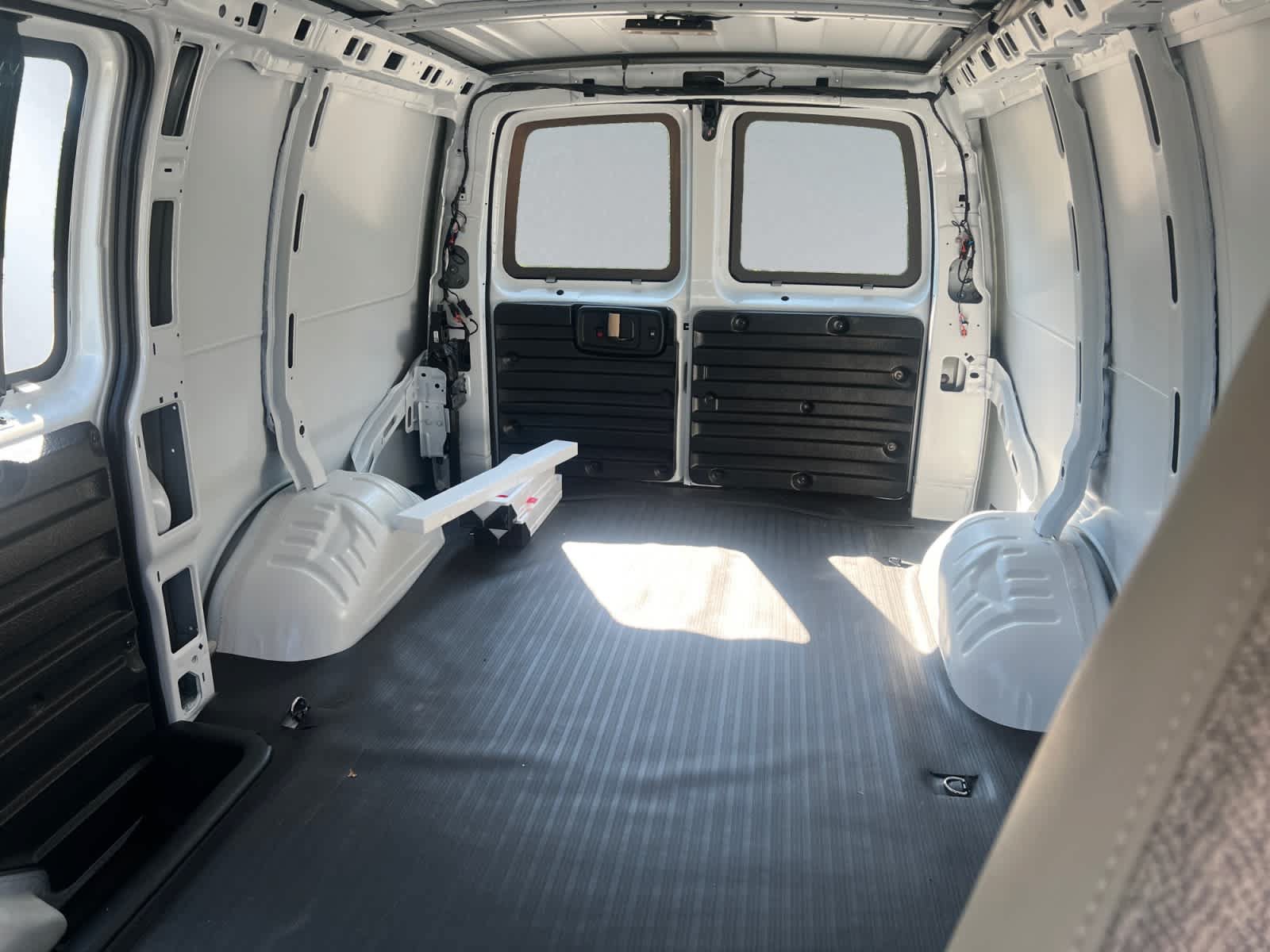 New 2026 Chevrolet Express 2500 w/ Communications Package RWD image 18