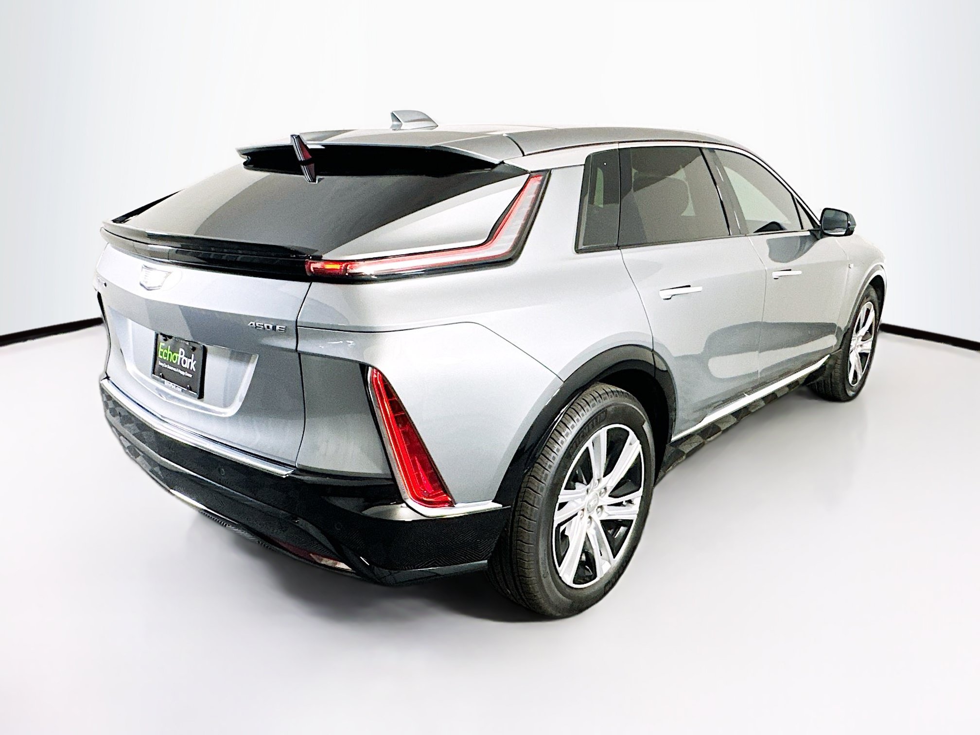 Used 2024 Cadillac Lyriq Tech RWD image 9