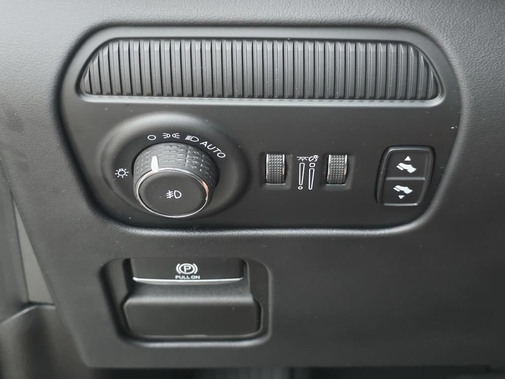 Used 2024 Jeep Grand Wagoneer Series III w/ Flexible Seating Group AWD/4WD image 47