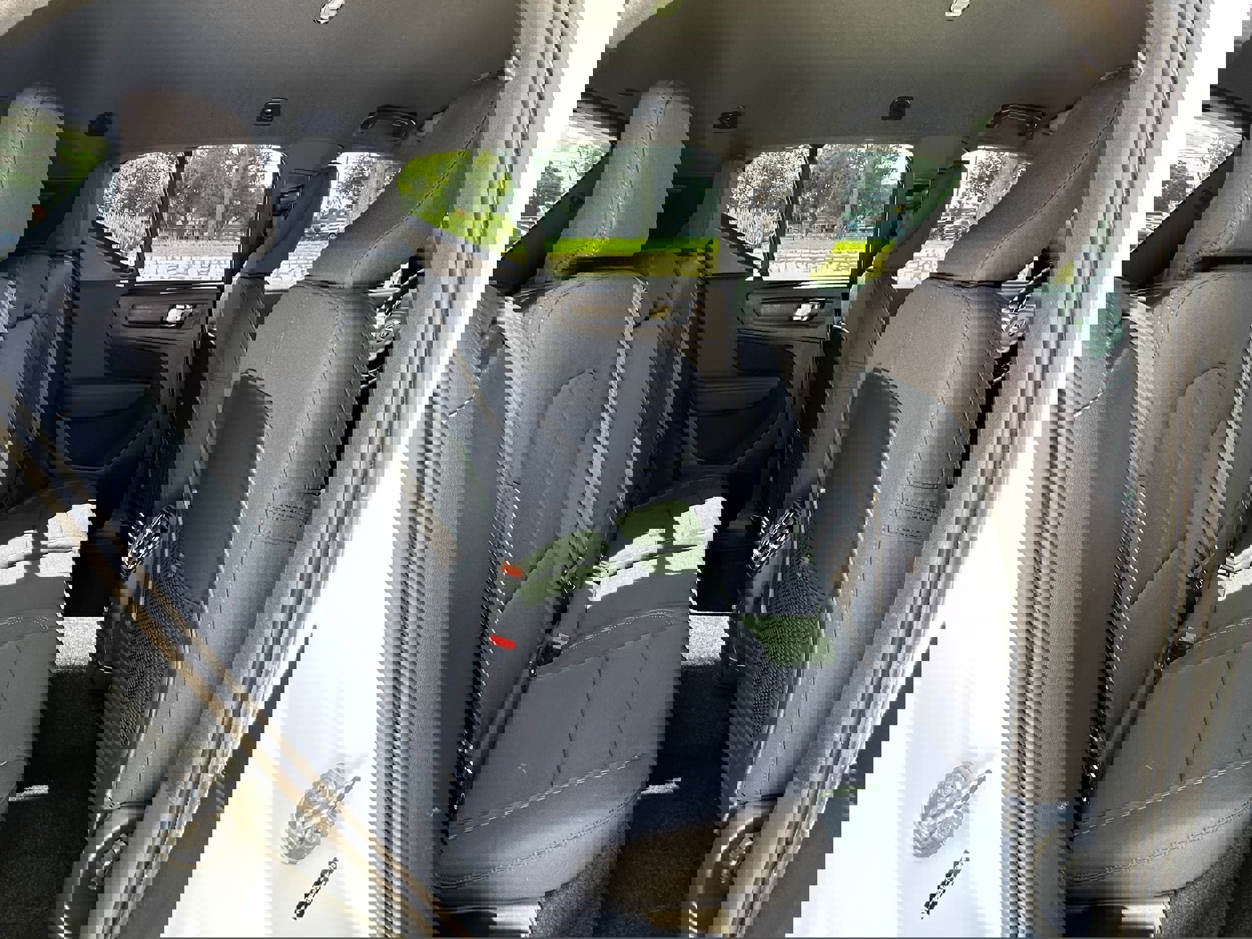 Used 2025 Volvo EX40 Core image 14