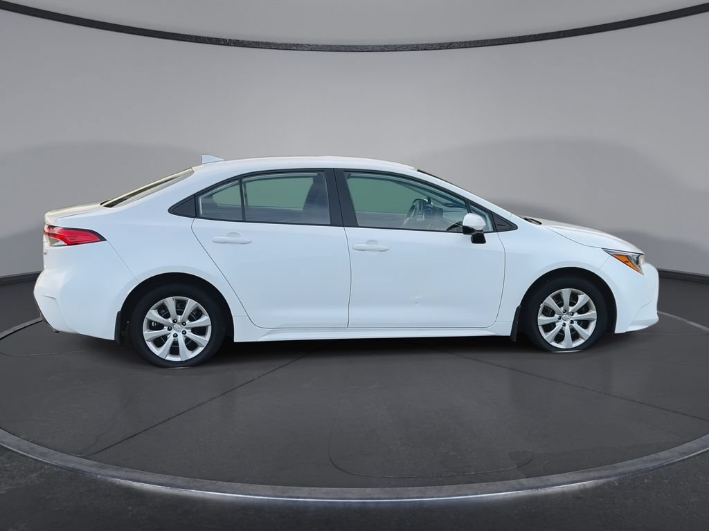 Used 2026 Toyota Corolla LE FWD image 9