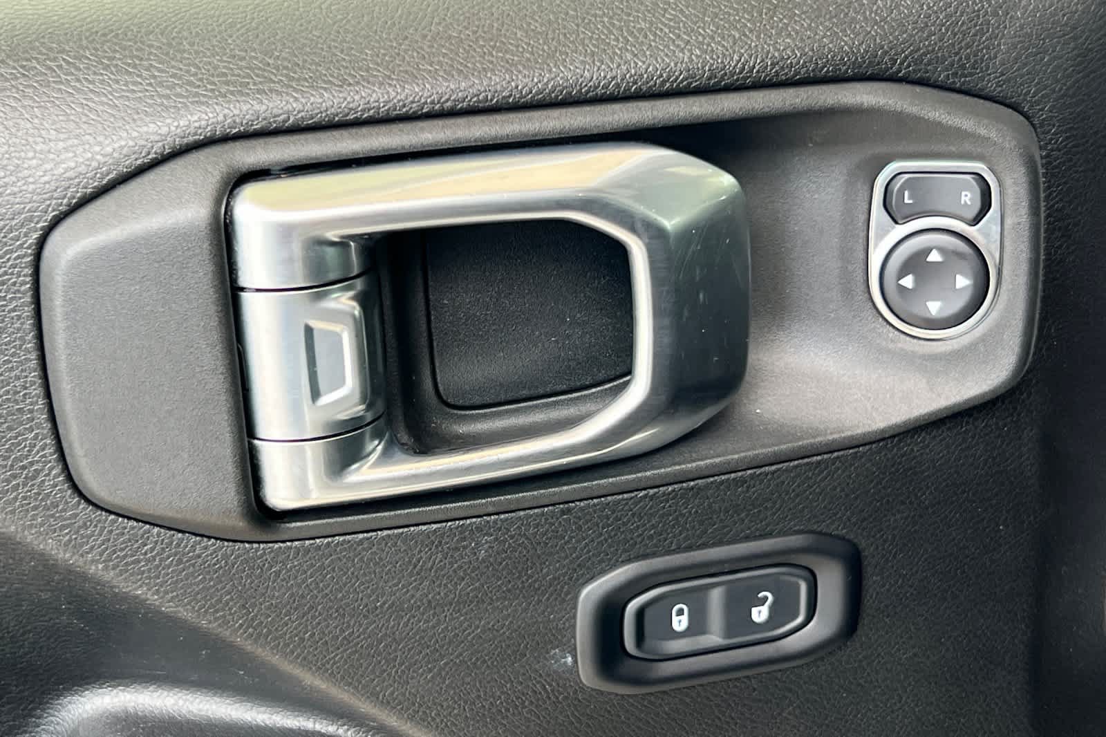 Used 2022 Jeep Wrangler Unlimited Sport AWD/4WD image 13