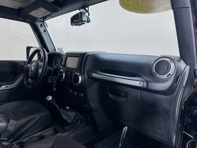 Used 2017 Jeep Wrangler Unlimited Rubicon w/ Connectivity Group image 26