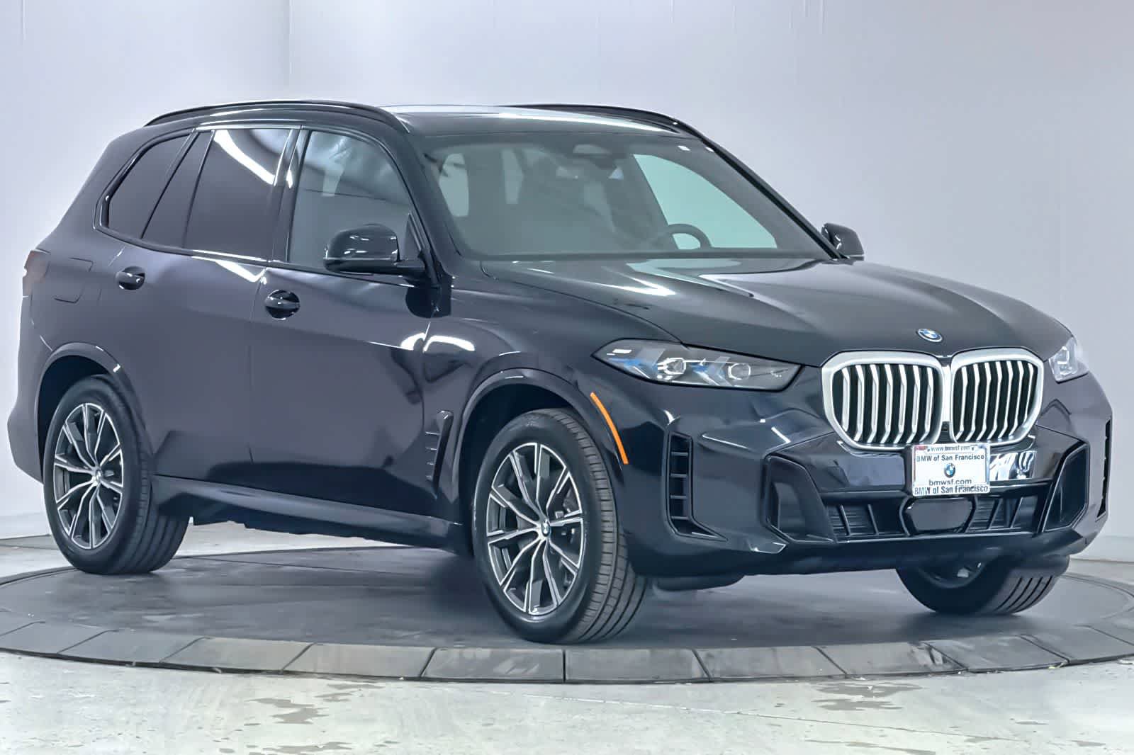 Used 2026 BMW X5 xDrive50e w/ M Sport Package image 9