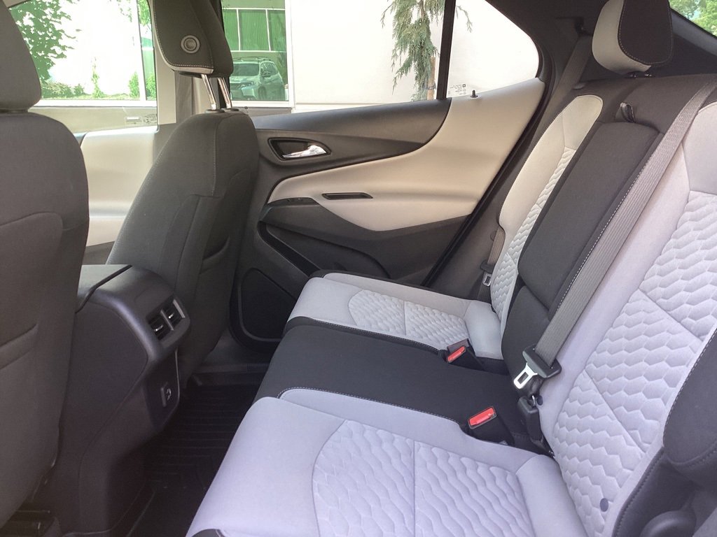 Used 2021 Chevrolet Equinox LS w/ LS Convenience Package image 4