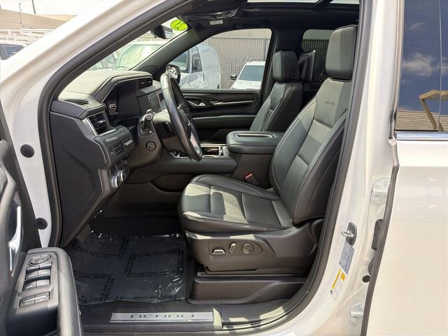 Used 2023 GMC Yukon XL Denali w/ Denali Reserve Package RWD image 19