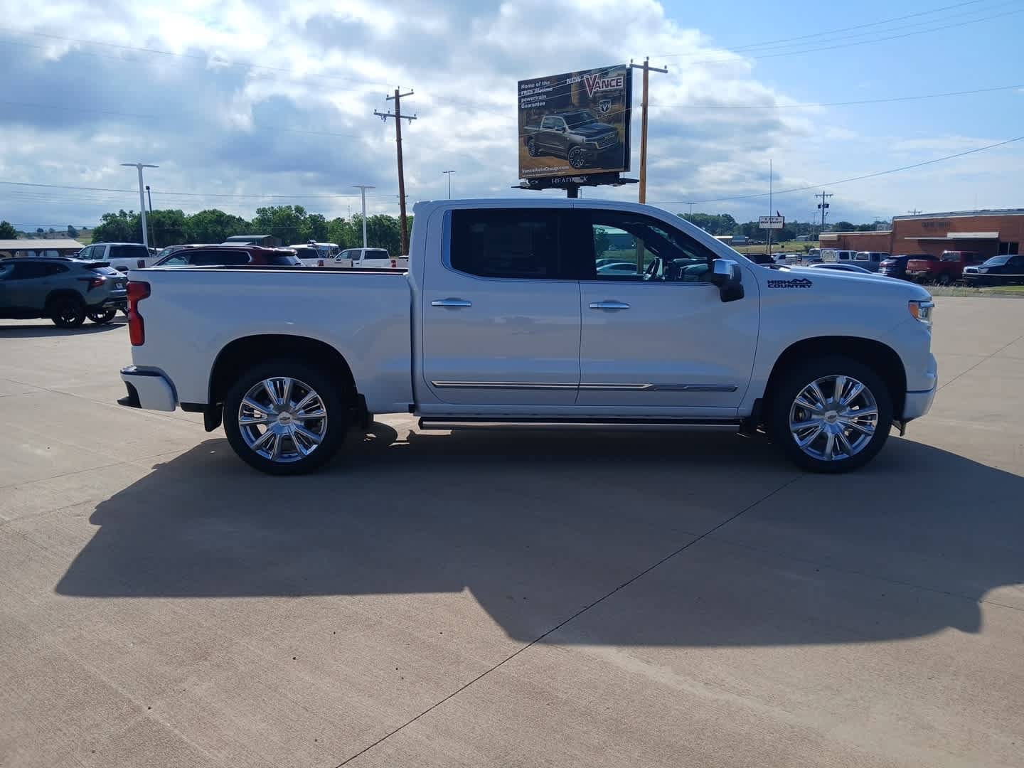 New 2026 Chevrolet Silverado 1500 High Country w/ High Country Premium Package AWD/4WD image 16