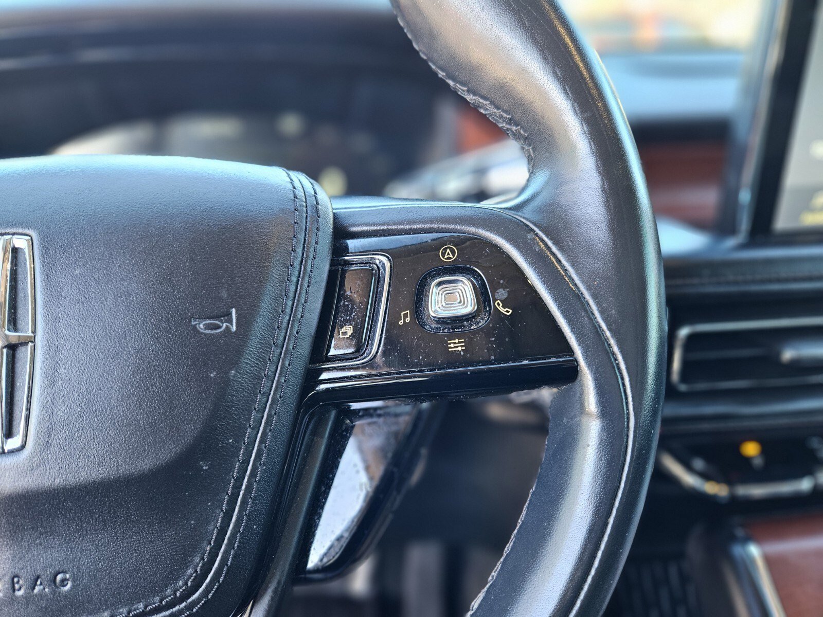 Used 2020 Lincoln Aviator Reserve w/ Elements Package Plus image 30