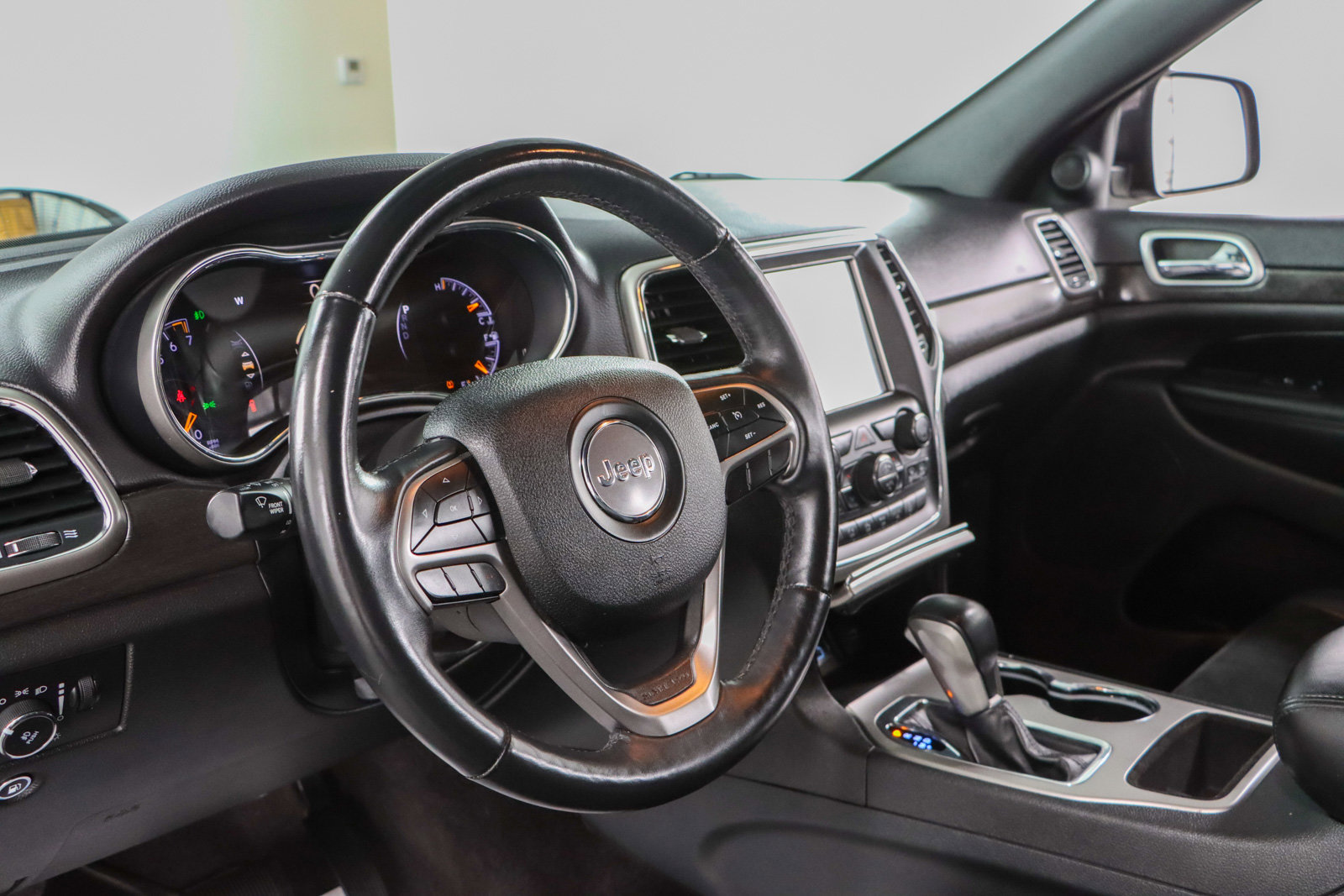 Used 2018 Jeep Grand Cherokee Altitude image 21