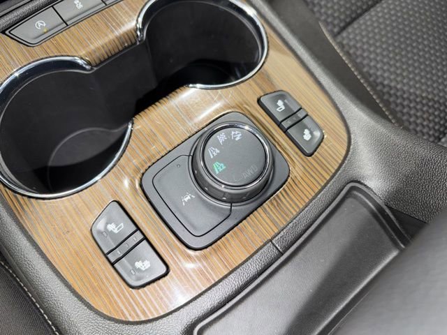 Used 2023 GMC Acadia SLE w/ Driver Convenience Package image 22