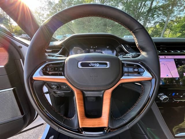 Certified 2025 Jeep Grand Cherokee Summit AWD/4WD image 35