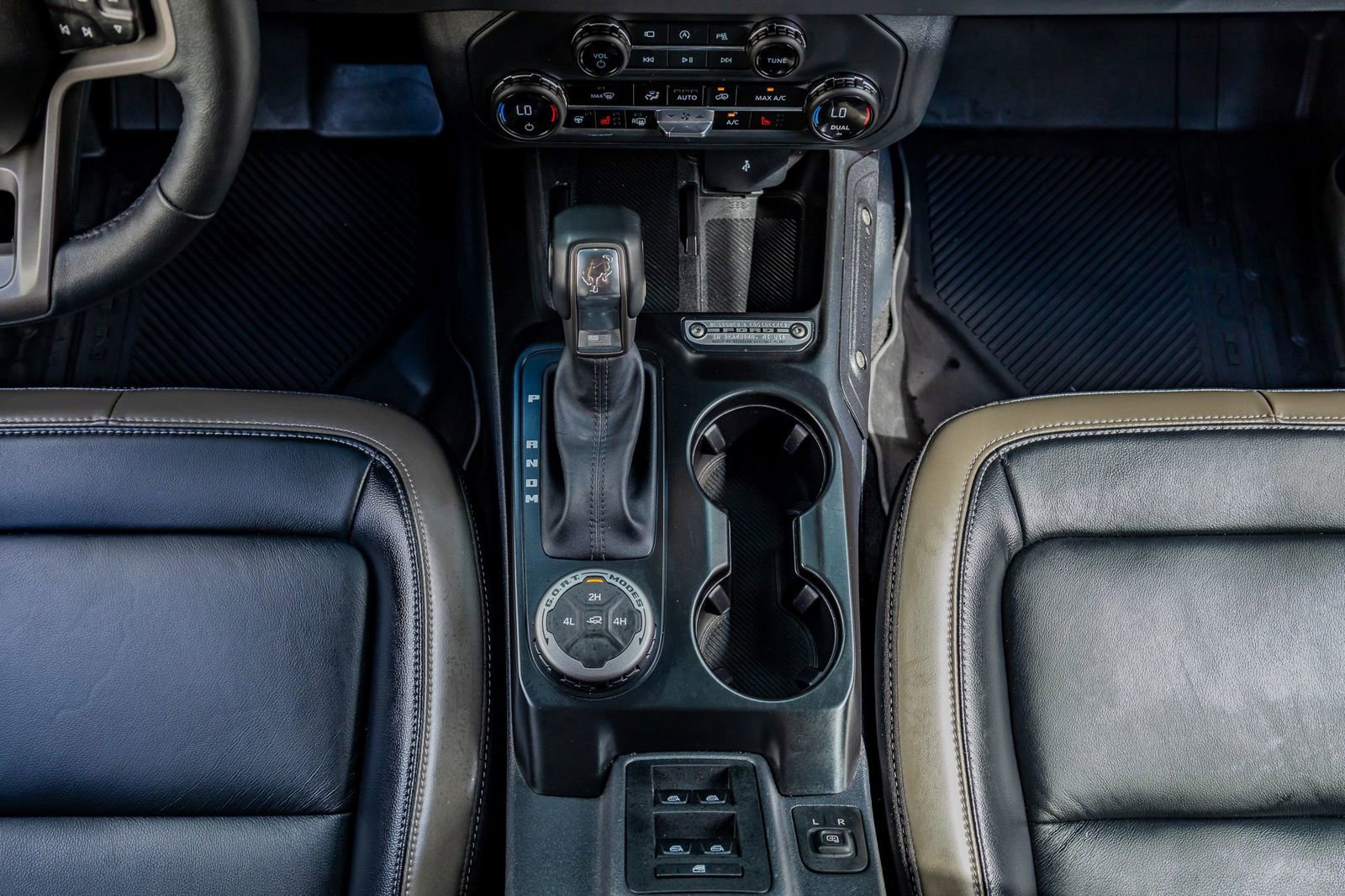 Used 2025 Ford Bronco Outer Banks image 27