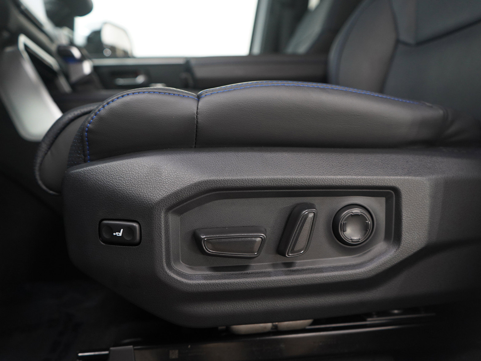 Used 2023 Toyota Tundra Platinum image 23